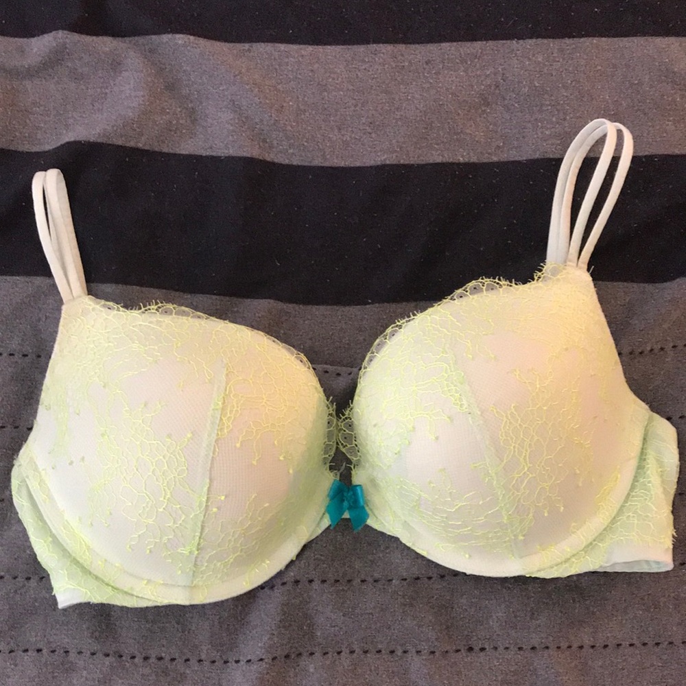 Victoria’s Secret Very Sexy Push-Up bra 34D